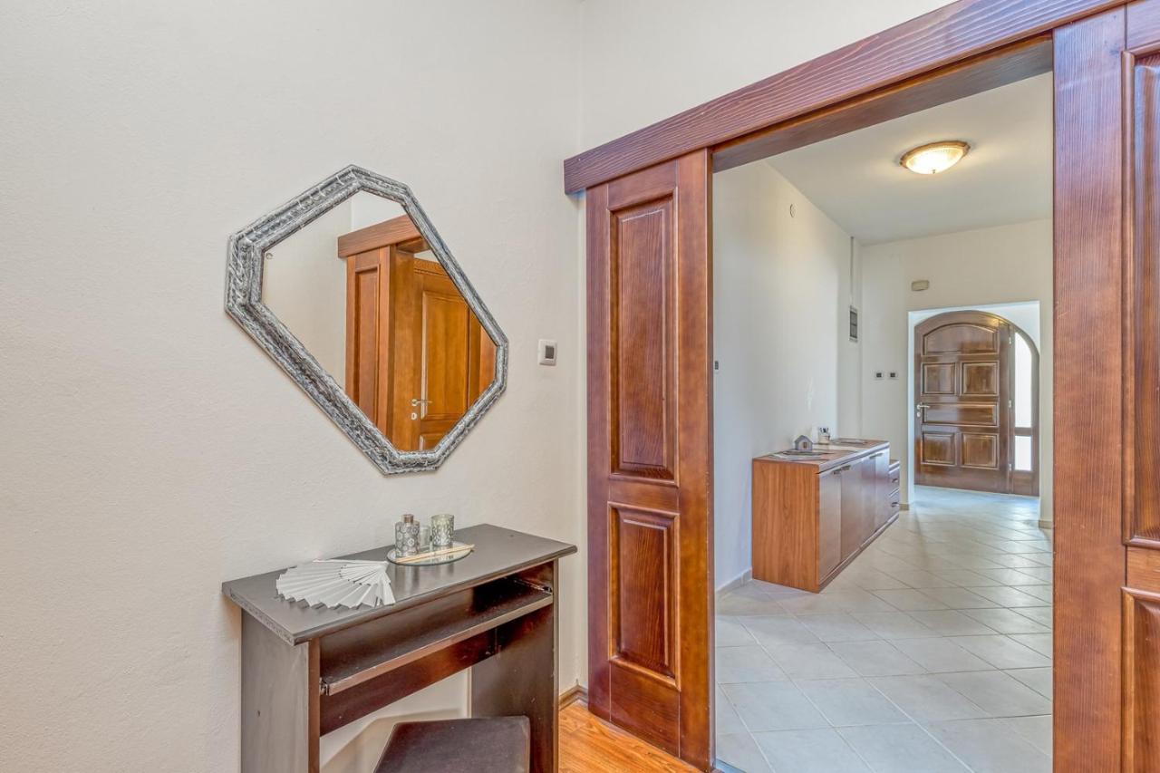 Villa Agatta With Private Pool Smoljanci Eksteriør billede